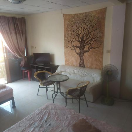 חוף ג'ומטיין Artem'S Guesthouse מראה חיצוני תמונה