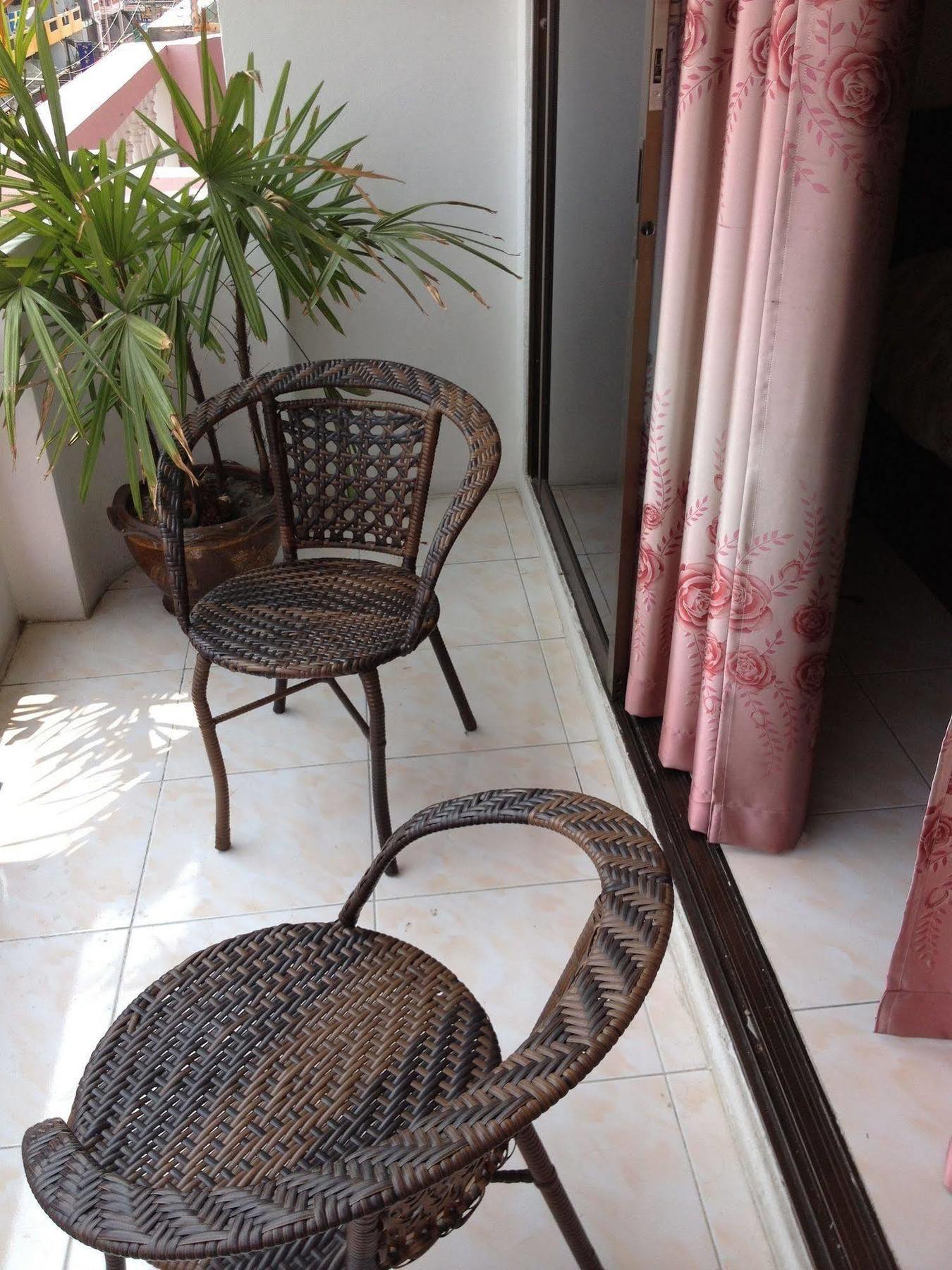 חוף ג'ומטיין Artem'S Guesthouse מראה חיצוני תמונה